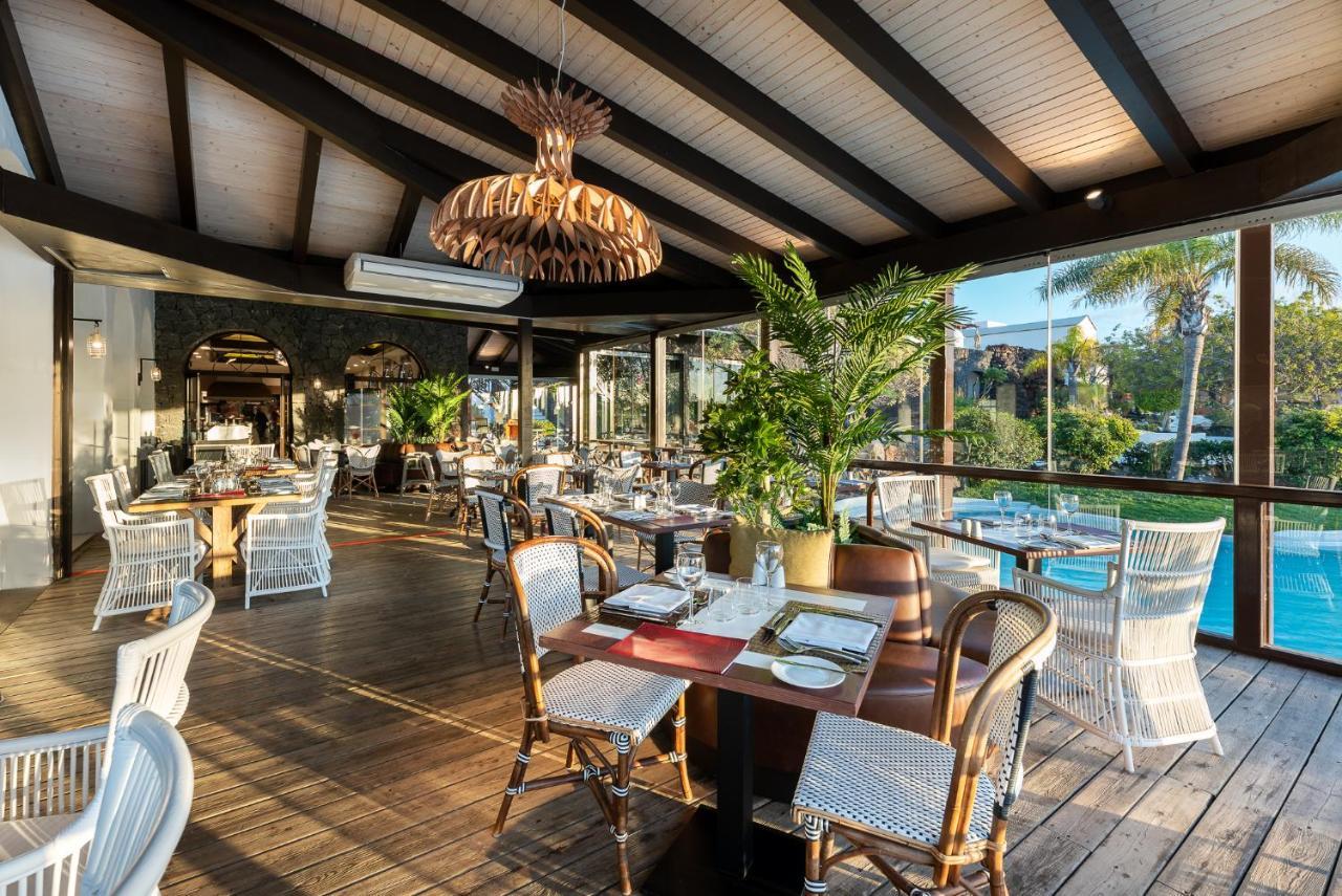 Hotel Livvo Volcan Lanzarote Playa Blanca  Bagian luar foto