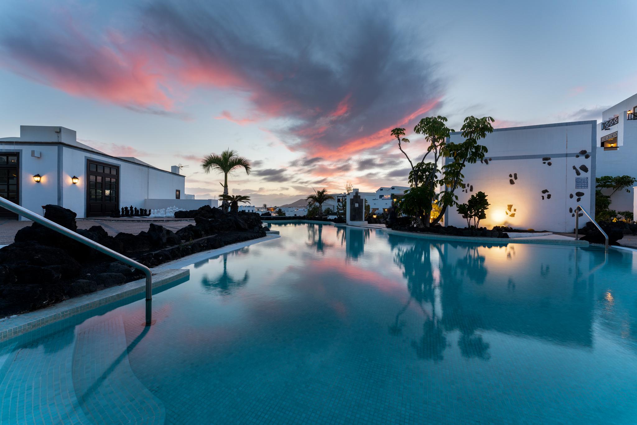 Hotel Livvo Volcan Lanzarote Playa Blanca  Bagian luar foto