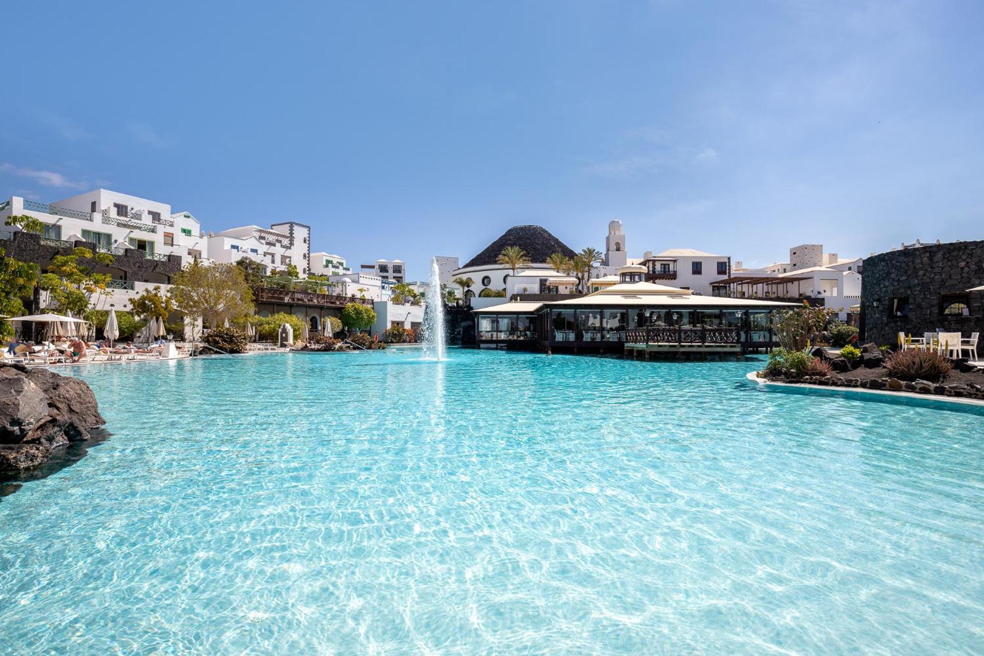 Hotel Livvo Volcan Lanzarote Playa Blanca  Bagian luar foto