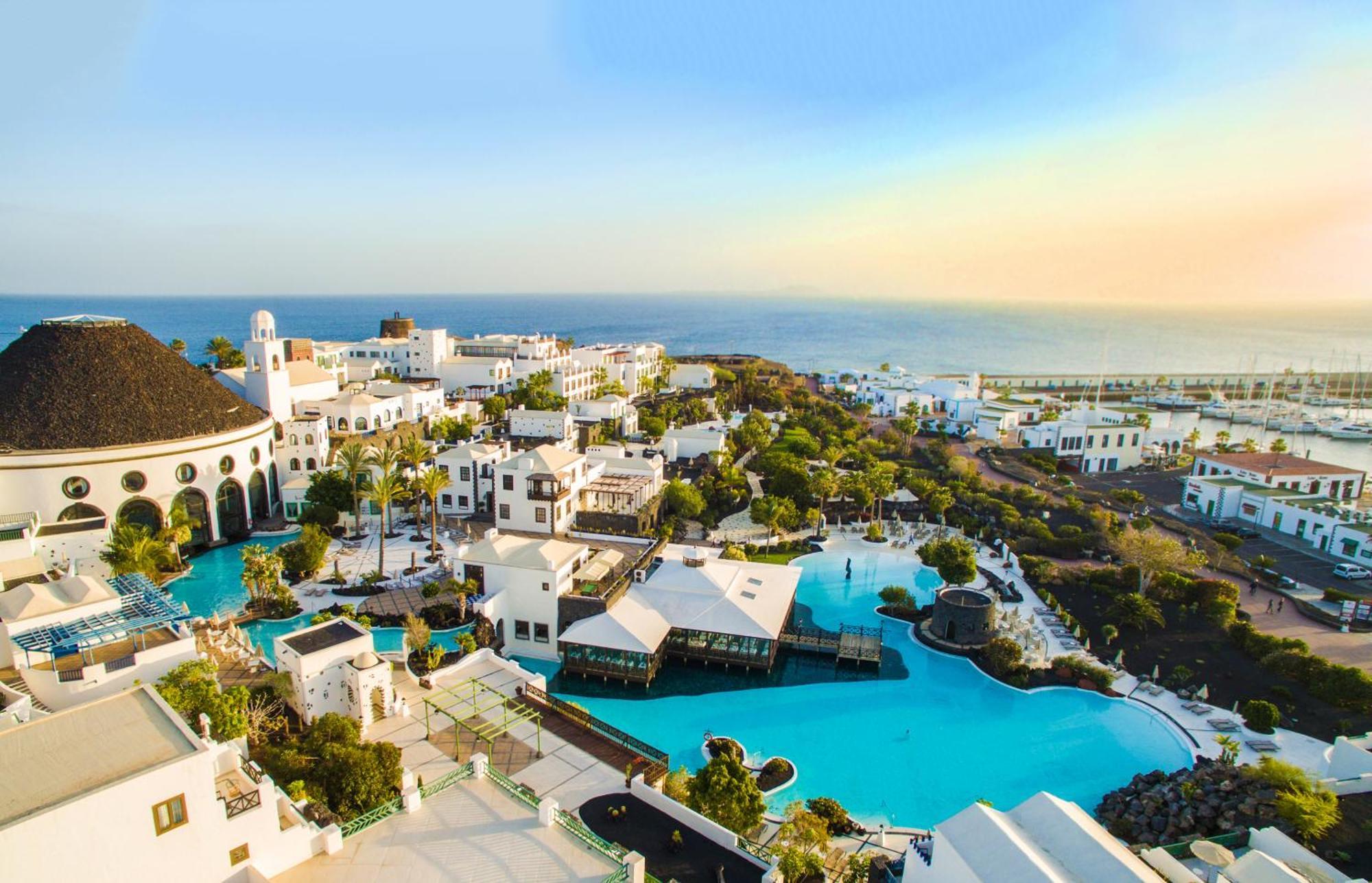 Hotel Livvo Volcan Lanzarote Playa Blanca  Bagian luar foto